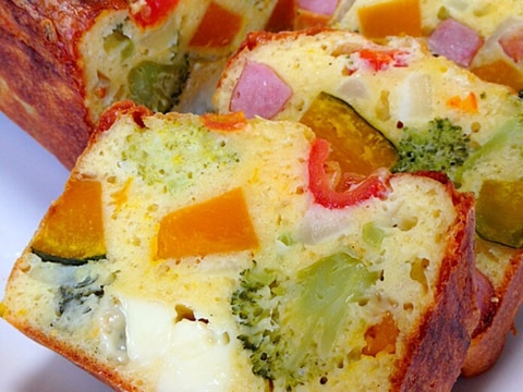 ケークサレです☆お好きな彩り野菜をたん!と入れて♪
